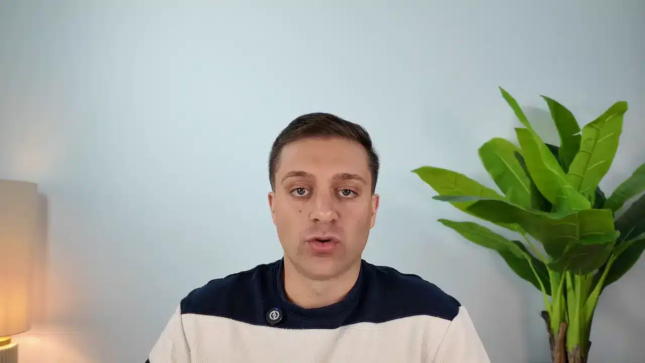 Pablo García explica la clase gratuita para agentes de seguros
